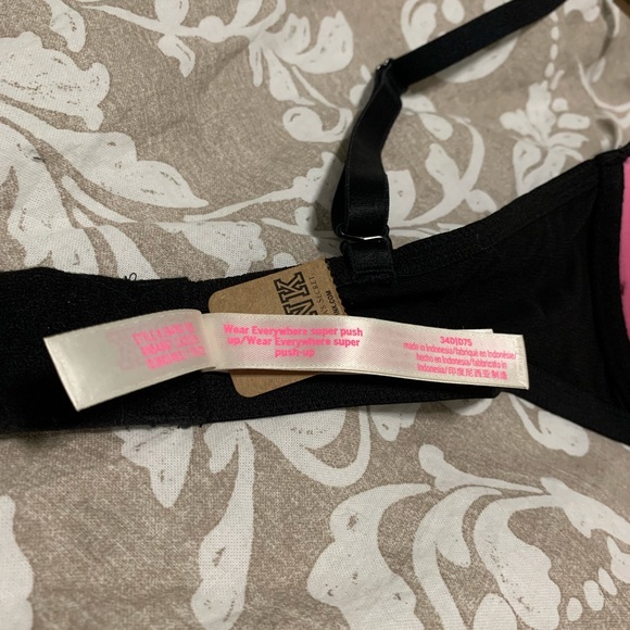 Victoria’s Secret Pink bra - Picture 3 of 3